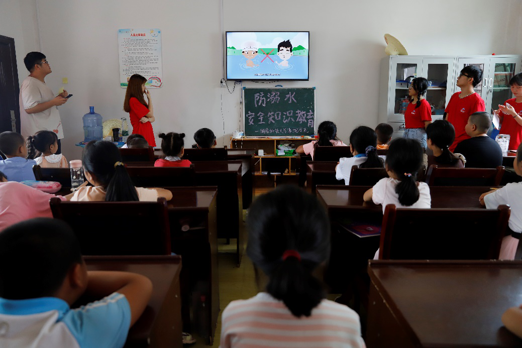 db8d880ca95d40fd9b68d50f9e299623.png 三下鄉(xiāng)17.png