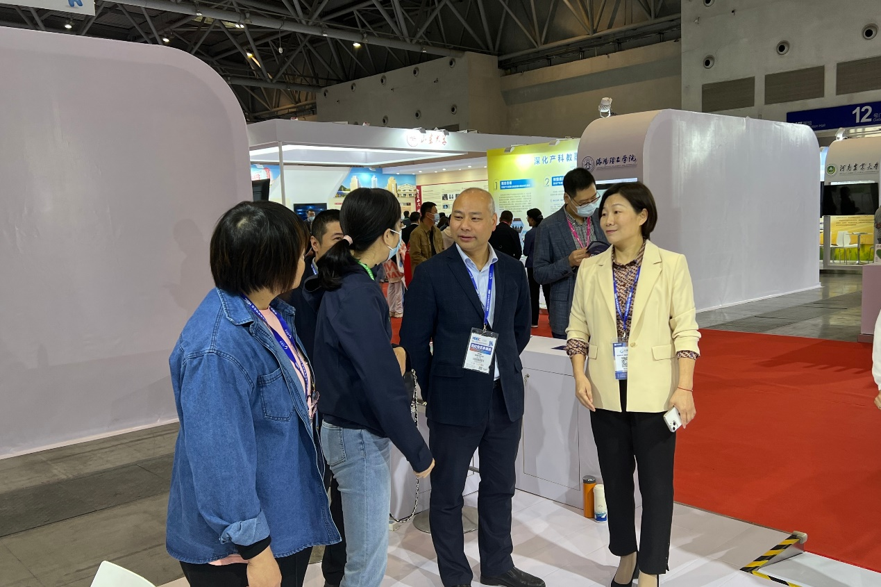 34bc355fcb214525bf8d0eed58f486da.png 第三張.png