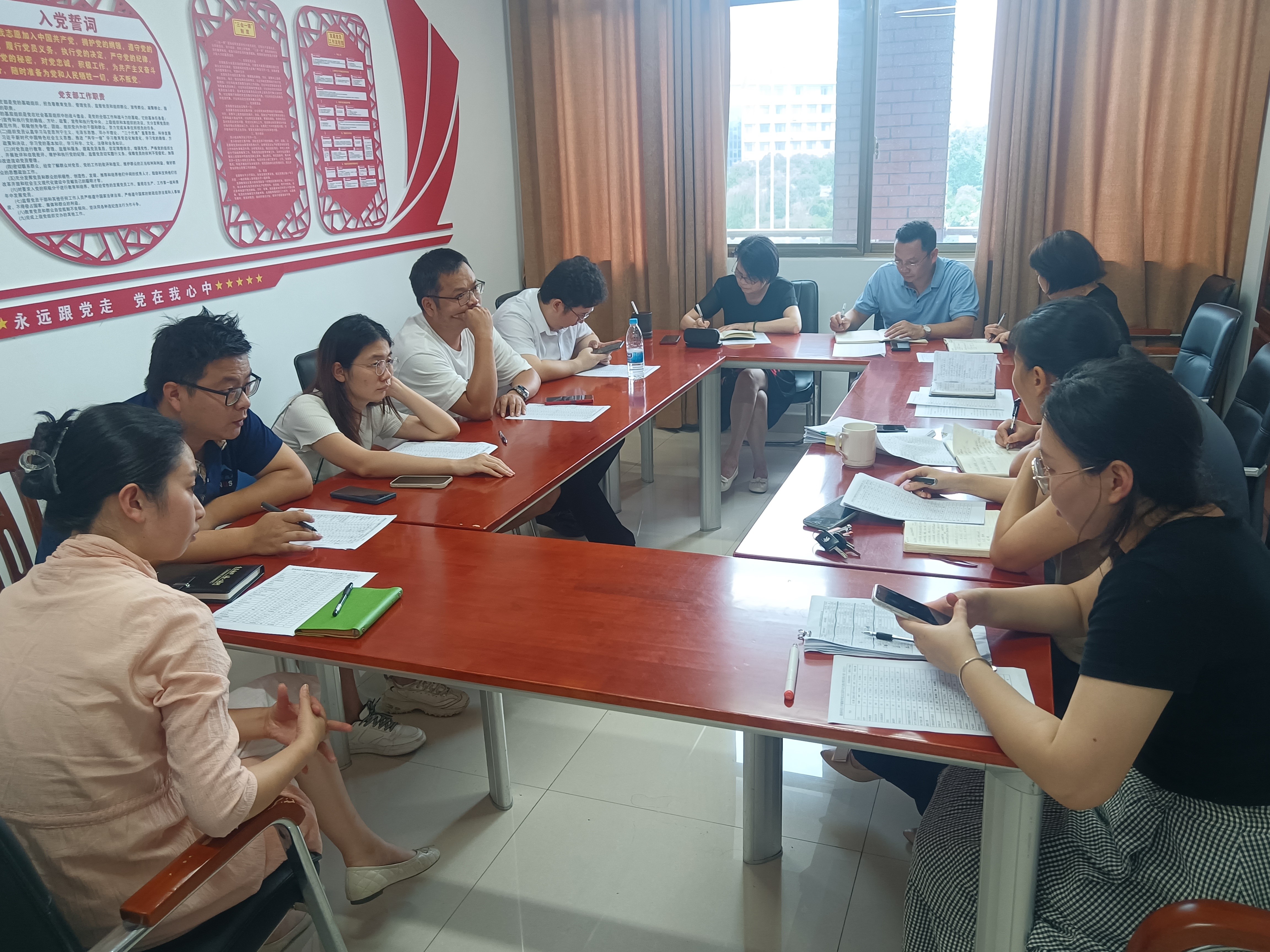 圖 輔導(dǎo)員匯報(bào)學(xué)生整體就業(yè)就業(yè)情況.jpg